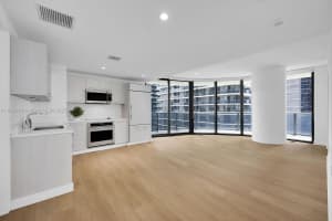 45 Sw 9th St 2101, Miami