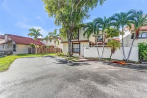 10077 Nw 5th Ter 10077, Miami 10077 Nw 5th Ter 10077, Miami