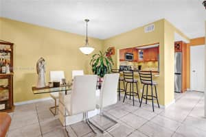 10077 NW 5th Ter 10077, Miami, FL 33172 - MLS#A11856309