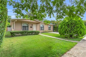 5864 Sw 42nd Ter, Miami
