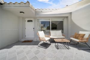 1625 Hollywood Blvd #1, Hollywood, FL 33020, Sold 01/16/26