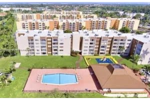 6950 Miami Gardens Dr 2-508, Hialeah