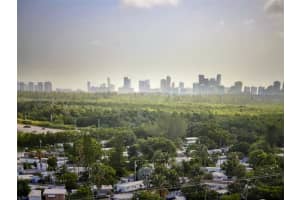 2350 Ne 135th St 1503, North Miami