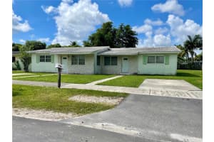 60 Nw 162nd St, North Miami Beach
