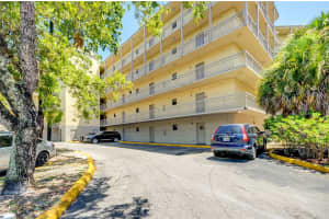 8290 Lake Dr 443, Doral, FL 33166 - MLS#A11856585