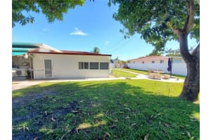 140 Iroquois St Rear Miami Springs, FL 33166 - MLS#A11856631