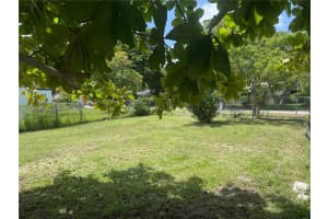 1300 Nw 43rd St Miami, FL 33142 - MLS#A11856639