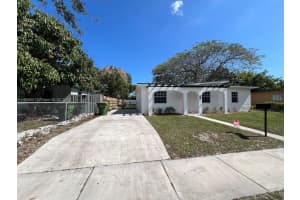13725 Nw 4th Ct, North Miami