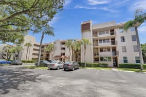 9520 Seagrape Dr 306, Davie