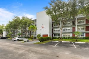1401 Sw 135th Ter 310h, Pembroke Pines