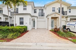 6907 Pines Cir 6907, Coconut Creek, FL 33073 - MLS#A11856793