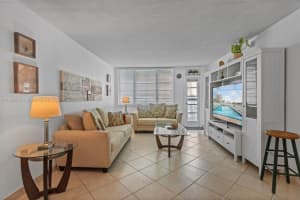 1913 S Ocean Dr 316, Hallandale Beach, FL 33009 - MLS#A11856812