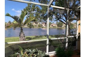 944 Savannah Falls Dr, Weston