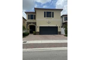 MLS# A11856875, Hialeah, Florida 33018