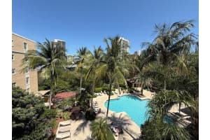 19801 E Country Club Dr 4506, Aventura