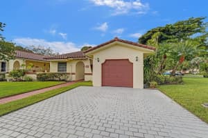 9540 Sevilla Ln, Davie, FL 33324 - MLS#A11856991
