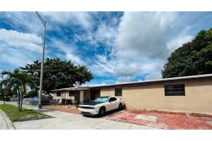 499 E 41st St, Hialeah