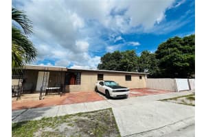 499 E 41st St Hialeah, FL 33013 - MLS#A11857078