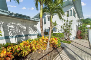 425 Bayshore Dr 1 Fort Lauderdale, FL 33304 - MLS#A11857106