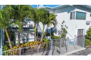 425 Bayshore Dr 1 Fort Lauderdale, FL 33304 - MLS#A11857106