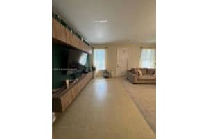 1318 Sw 147th Ter 1318 Pembroke Pines, FL 33027 - MLS#A11857110