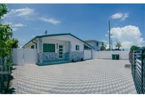 4864 E 8th Ln, Hialeah, FL 33013 - MLS#A11857111