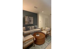229 Sw 9th St 403, Miami