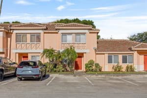 719 Nw 208th Way, Pembroke Pines