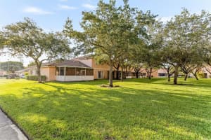 719 NW 208th Way, Pembroke Pines, FL 33029 - MLS#A11857186