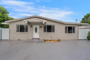 3200 W 7th Ave Hialeah, FL 33012 - MLS#A11857210