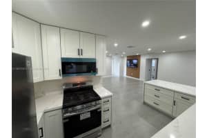 6861 Nw 24th St, Sunrise