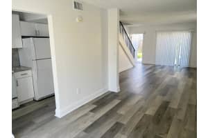 2246 Nw 52nd Ave 2246, Lauderhill