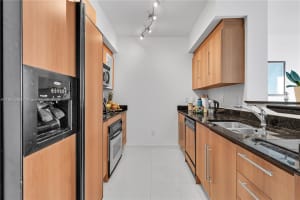335 S BISCAYNE BL 3604, Miami, FL 33131 - MLS#A11857266