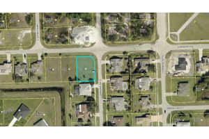 648 Kingsbury St E Lehigh Acres, FL 33974 - MLS#A11857324