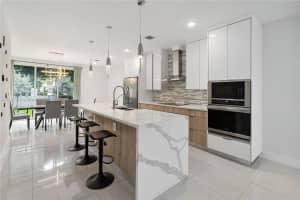 1020 NE 17th Terrace 1020, Fort Lauderdale, FL 33304 - MLS#A11857393