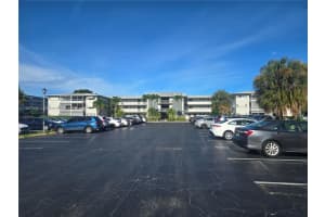 1001 Hillcrest Ct 302, Hollywood