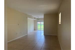 945 NE 34th Ave 104, Homestead, FL 33033 - MLS#A11857471