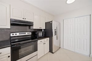 1382 NW 123rd Ave, Pembroke Pines, FL 33026 - MLS#A11857496