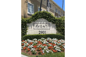 2811 Ne 185th St 801, Aventura