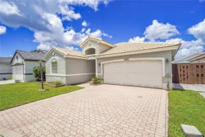 15985 Sw 82nd St Miami, FL 33193 - MLS#A11857514