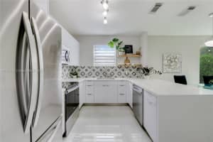 801 Nw 134th Ave Pembroke Pines, FL 33028 - MLS#A11857531