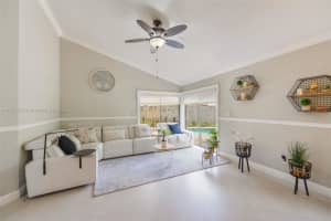 11300 Sw 4th St Pembroke Pines, FL 33025 - MLS#A11857580