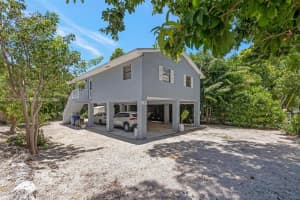 139 N Bay Harbor Dr Key Largo, FL 33037 - MLS#A11857630