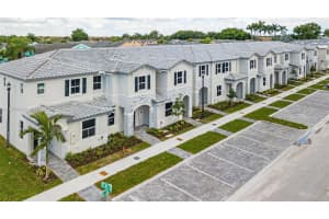 1870 SE 26th Ter, Homestead, FL 33035 - MLS#A11857669