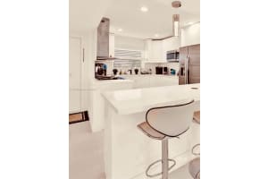 9321 Sunrise Lakes Blvd 305, Sunrise