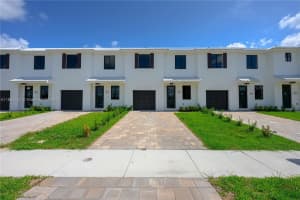 880 Sw 1st St, Florida City