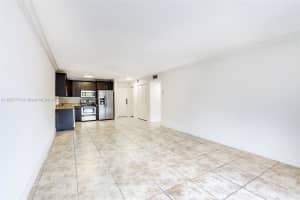 7010 NW 186th St 5-117, Hialeah, FL 33015 - MLS#A11857773