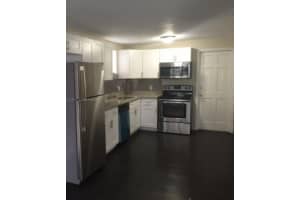 1675 Ne 160th St, North Miami Beach