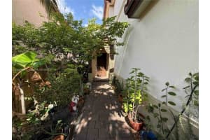 698 Se 34th Ter Homestead, FL 33033 - MLS#A11857863