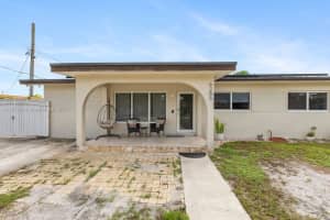 6285 W 6th Ave, Hialeah